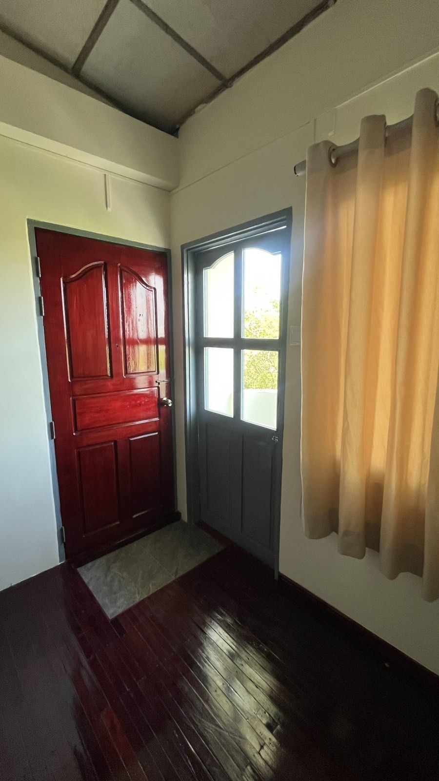 Kyimyindaing Nat Sin Road Apartment 6F (1)