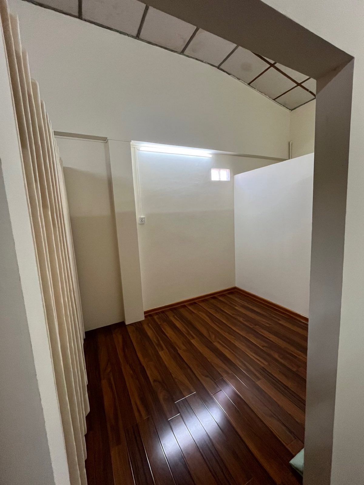 Kyimyindaing Nat Sin Road Apartment 6F (13)