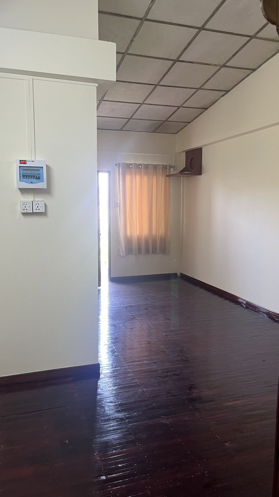 Kyimyindaing Nat Sin Road Apartment 6F (6)