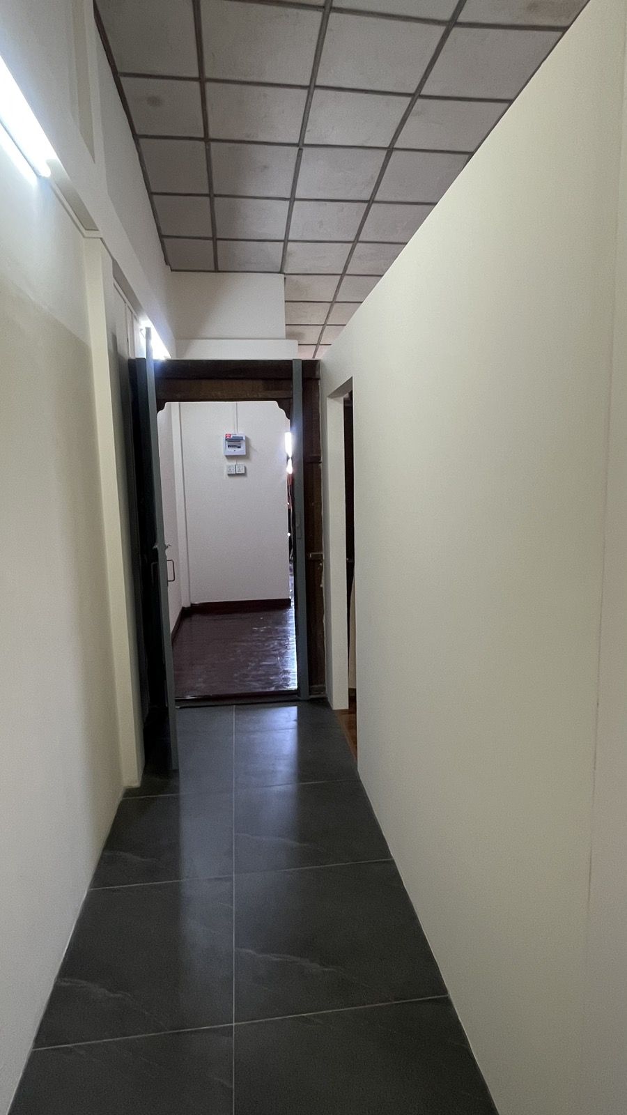 Kyimyindaing Nat Sin Road Apartment 6F (7)