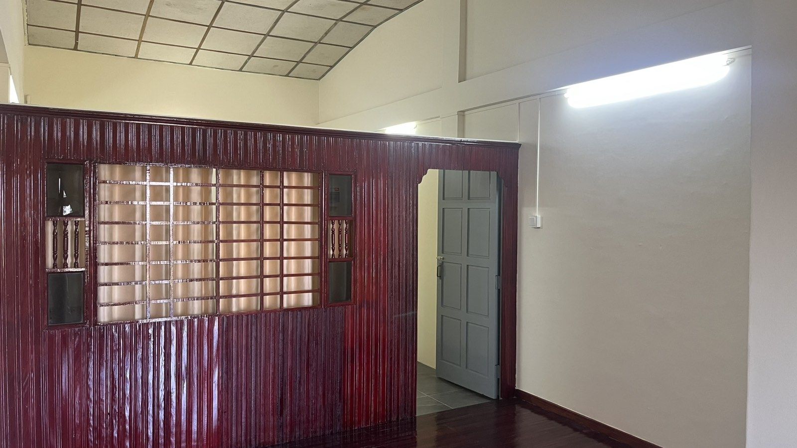 Kyimyindaing Nat Sin Road Apartment 6F (8)