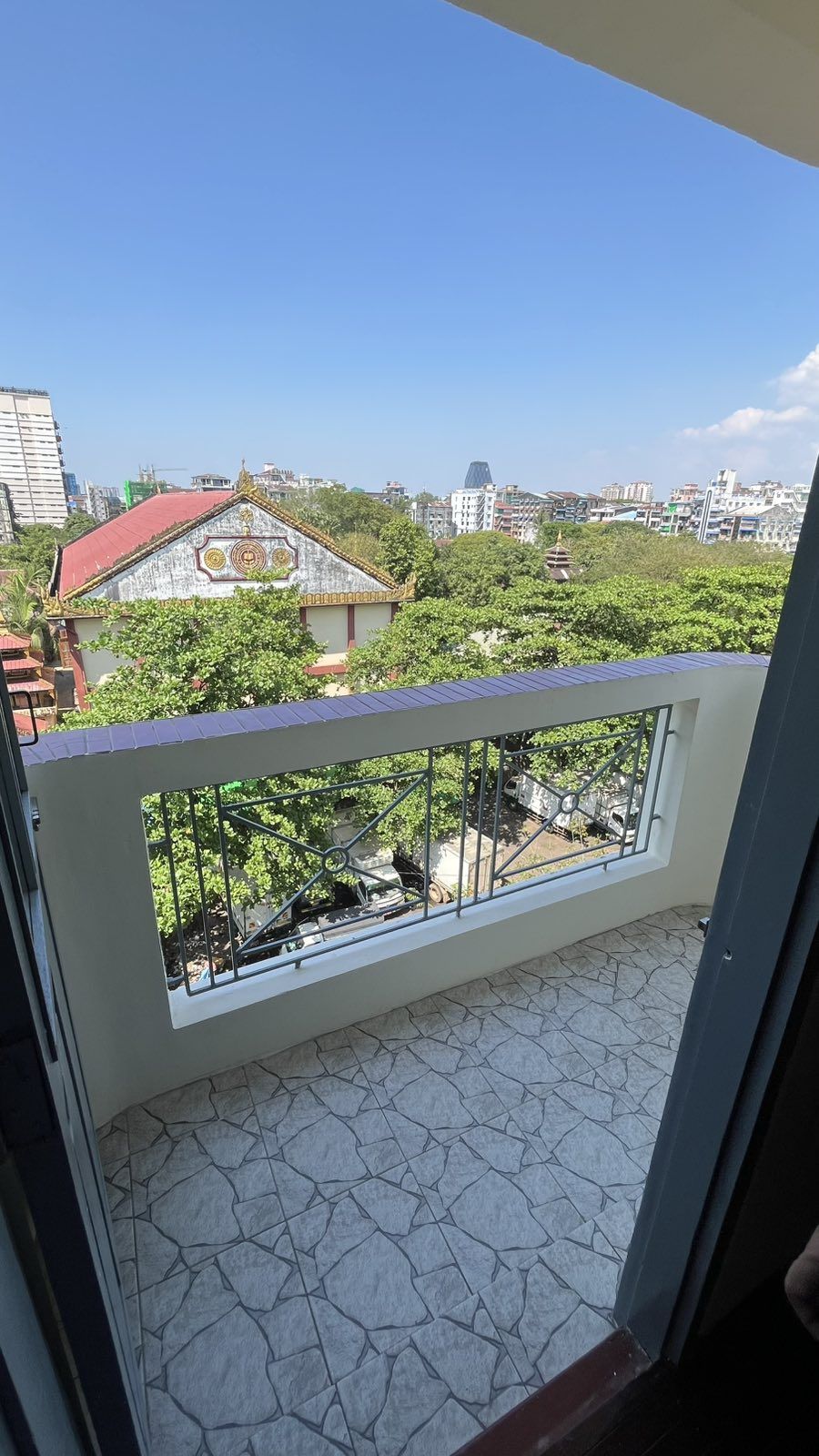 Kyimyindaing Nat Sin Road Apartment 6F (9)