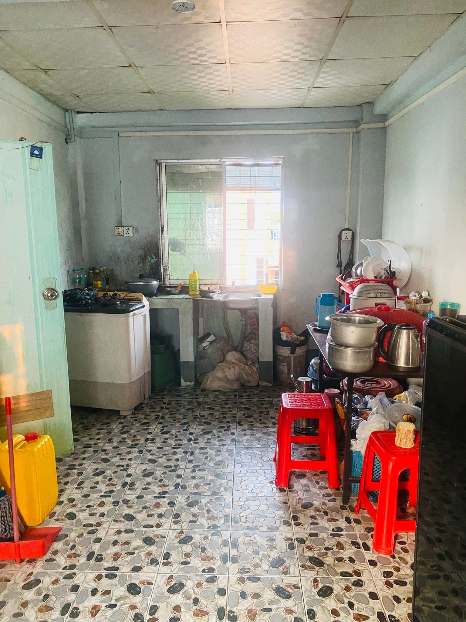 Thaketa YatanarPone St Apartment 6F (4)